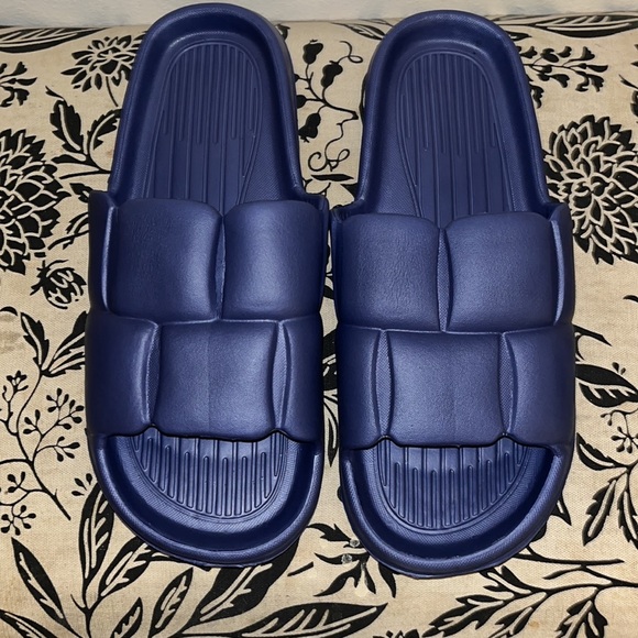 EVA Foam Lite Navy Blue Brick Pattern Slide Showershoes Summer Pool New Slide - Picture 6 of 12